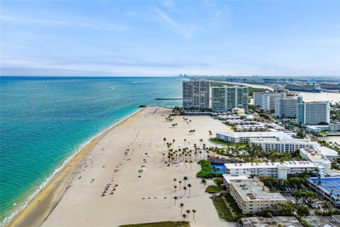 Condominio en venta en Fort Lauderdale, Florida, 1 dormitorio, 74.79 m2 № 2184444 - foto 2