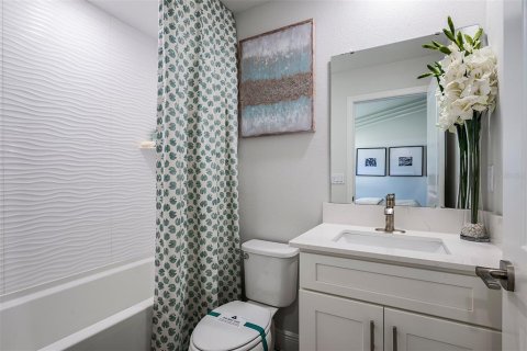 Casa en venta en Winter Haven, Florida, 6 dormitorios, 227.8 m2 № 1831741 - foto 5