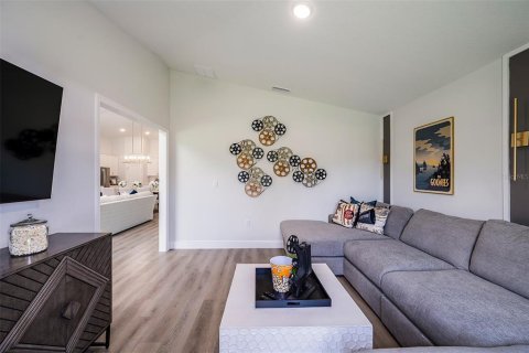 Casa en venta en Winter Haven, Florida, 6 dormitorios, 227.8 m2 № 1831741 - foto 19