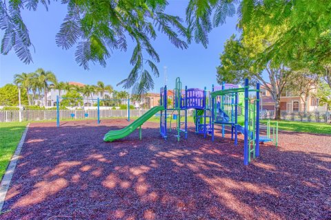 Купить виллу или дом в Холливуд, Флорида 4 спальни, 202.9м2, № 1965389 - фото 6