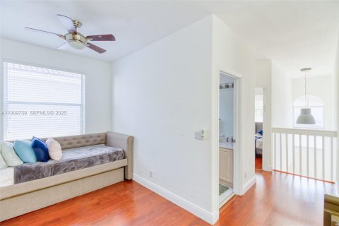 House in Hollywood, Florida 4 bedrooms, 202.9 sq.m. № 1965389 - photo 22