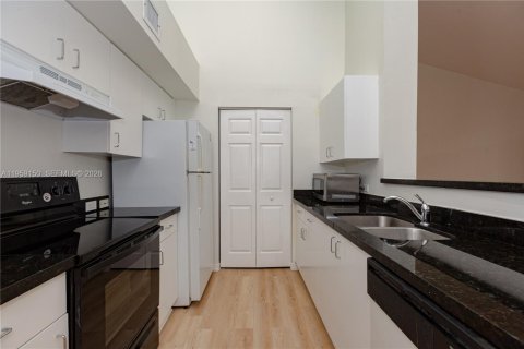 Condominio en venta en Pembroke Pines, Florida, 2 dormitorios, 98.29 m2 № 2018071 - foto 13