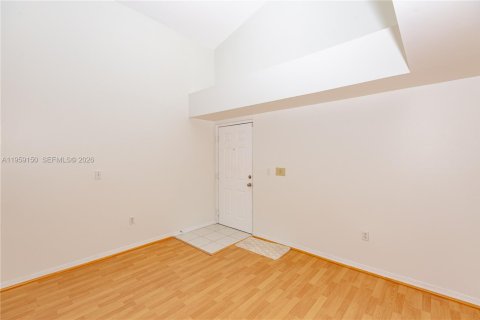 Condominio en venta en Pembroke Pines, Florida, 2 dormitorios, 98.29 m2 № 2018071 - foto 9