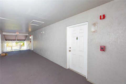 Condominio en venta en Pembroke Pines, Florida, 2 dormitorios, 98.29 m2 № 2018071 - foto 5