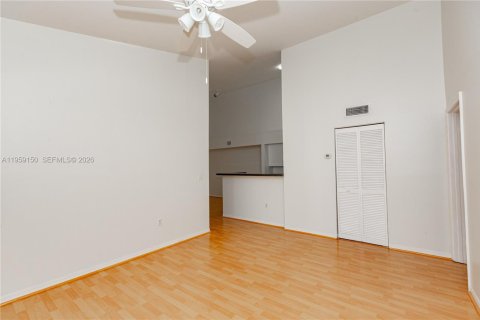 Condominio en venta en Pembroke Pines, Florida, 2 dormitorios, 98.29 m2 № 2018071 - foto 27