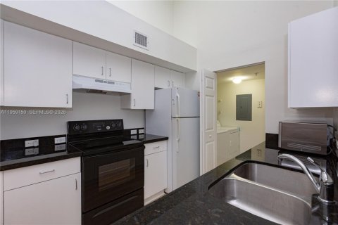 Condominio en venta en Pembroke Pines, Florida, 2 dormitorios, 98.29 m2 № 2018071 - foto 16