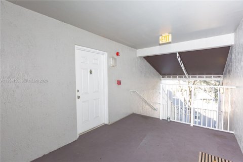 Condominio en venta en Pembroke Pines, Florida, 2 dormitorios, 98.29 m2 № 2018071 - foto 6