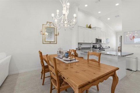 Condo in Sarasota, Florida, 2 bedrooms  № 2103364 - photo 12