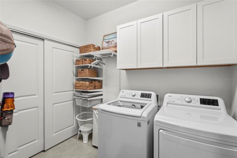 Condo in Sarasota, Florida, 2 bedrooms  № 2103364 - photo 27