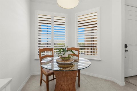 Condo in Sarasota, Florida, 2 bedrooms  № 2103364 - photo 10