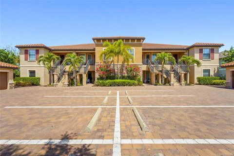 Condo in Sarasota, Florida, 2 bedrooms  № 2103364 - photo 2