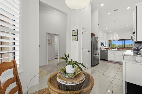 Condo in Sarasota, Florida, 2 bedrooms  № 2103364 - photo 9