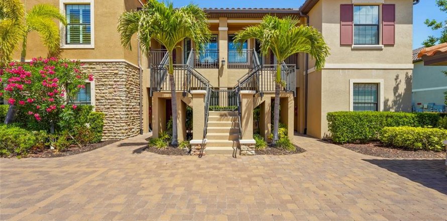 Condo in Sarasota, Florida, 2 bedrooms  № 2103364