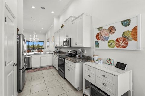 Condo in Sarasota, Florida, 2 bedrooms  № 2103364 - photo 8