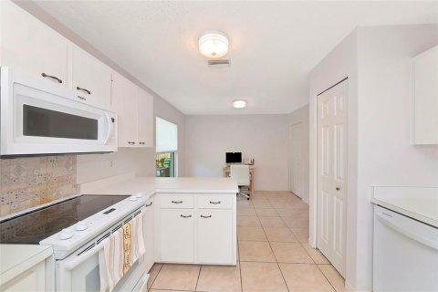 Villa ou maison à vendre à Sarasota, Floride: 4 chambres, 163.04 m2 № 2219787 - photo 15