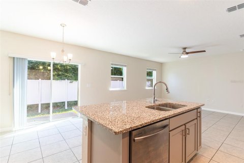 Villa ou maison à louer à Winter Haven, Floride: 3 chambres, 132.39 m2 № 2418594 - photo 5
