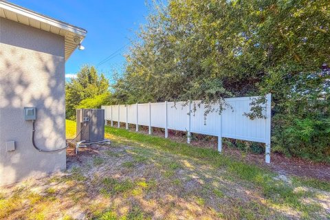 Villa ou maison à louer à Winter Haven, Floride: 3 chambres, 132.39 m2 № 2418594 - photo 19