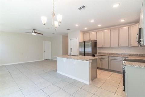 Villa ou maison à louer à Winter Haven, Floride: 3 chambres, 132.39 m2 № 2418594 - photo 2