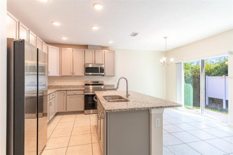 Villa ou maison à louer à Winter Haven, Floride: 3 chambres, 132.39 m2 № 2418594 - photo 3