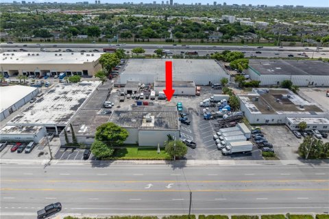Commercial property in Pompano Beach, Florida № 1937915 - photo 3