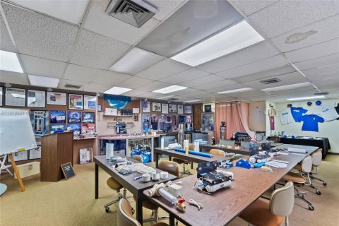 Commercial property in Pompano Beach, Florida № 1937915 - photo 28