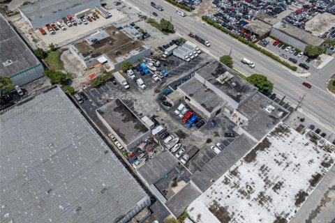 Propiedad comercial en venta en Pompano Beach, Florida № 1937915 - foto 4