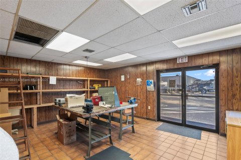 Commercial property in Pompano Beach, Florida № 1937915 - photo 27