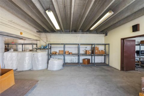 Commercial property in Pompano Beach, Florida № 1937915 - photo 21