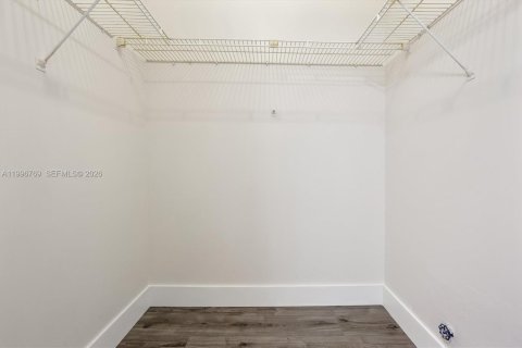 Condo in Miami, Florida, 2 bedrooms  № 2064979 - photo 22