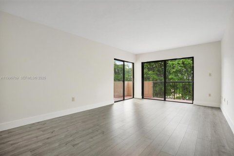 Condo in Miami, Florida, 2 bedrooms  № 2064979 - photo 4