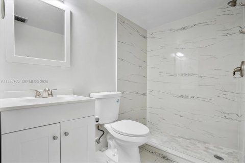 Condo in Miami, Florida, 2 bedrooms  № 2064979 - photo 26