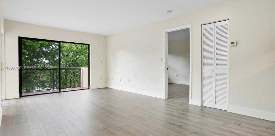 Condo in Miami, Florida, 2 bedrooms  № 2064979