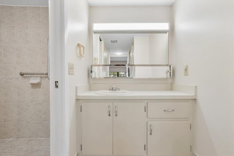 Condo in Miami, Florida, 2 bedrooms  № 2064979 - photo 20