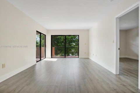 Condo in Miami, Florida, 2 bedrooms  № 2064979 - photo 3