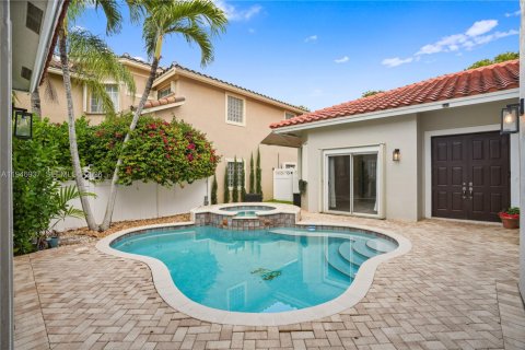 House in Coral Springs, Florida 4 bedrooms, 229.65 sq.m. № 2003088 - photo 8