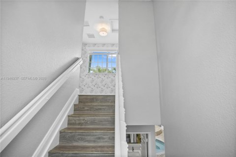 House in Coral Springs, Florida 4 bedrooms, 229.65 sq.m. № 2003088 - photo 17