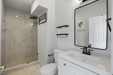 House in Coral Springs, Florida 4 bedrooms, 229.65 sq.m. № 2003088 - photo 20