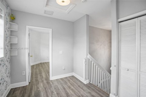 House in Coral Springs, Florida 4 bedrooms, 229.65 sq.m. № 2003088 - photo 18