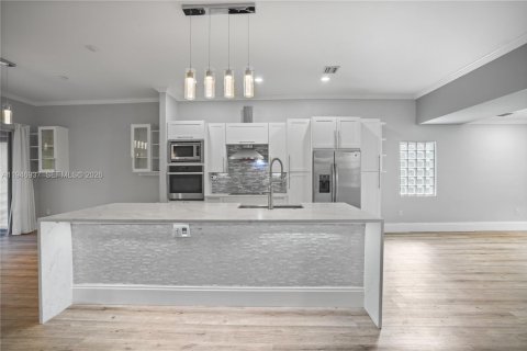 House in Coral Springs, Florida 4 bedrooms, 229.65 sq.m. № 2003088 - photo 11