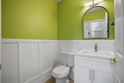 House in Coral Springs, Florida 4 bedrooms, 229.65 sq.m. № 2003088 - photo 23