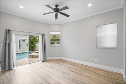 House in Coral Springs, Florida 4 bedrooms, 229.65 sq.m. № 2003088 - photo 13