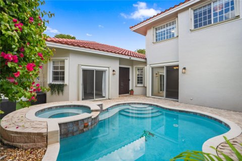 House in Coral Springs, Florida 4 bedrooms, 229.65 sq.m. № 2003088 - photo 7