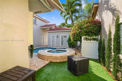 House in Coral Springs, Florida 4 bedrooms, 229.65 sq.m. № 2003088 - photo 24