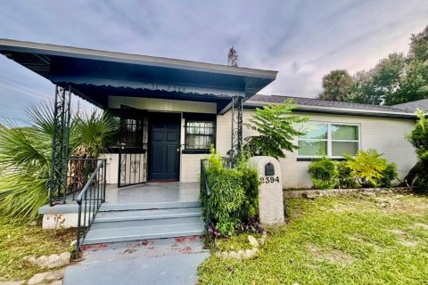 House in Orlando, Florida 2 bedrooms, 132.11 sq.m. № 2378004