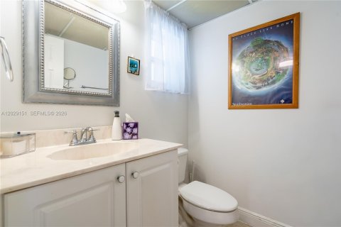 Купить кондоминиум в Санрайз, Флорида 8 комнат, 69.68м2, № 2085574 - фото 24