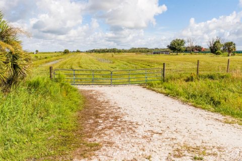 Casa en venta en Okeechobee, Florida, 3 dormitorios, 305.93 m2 № 2417219 - foto 16