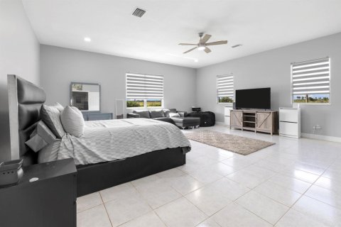 Casa en venta en Okeechobee, Florida, 3 dormitorios, 305.93 m2 № 2417219 - foto 5
