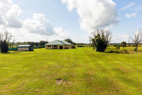 Casa en venta en Okeechobee, Florida, 3 dormitorios, 305.93 m2 № 2417219 - foto 15