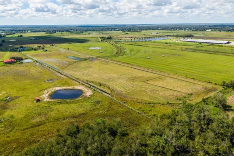 Casa en venta en Okeechobee, Florida, 3 dormitorios, 305.93 m2 № 2417219 - foto 24