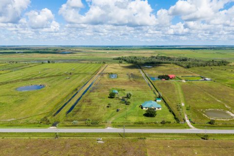 Casa en venta en Okeechobee, Florida, 3 dormitorios, 305.93 m2 № 2417219 - foto 20